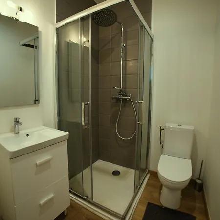 18m2, Sdb Pv, Centre, Wifi, 100m2 Alloggio in famiglia Tourcoing