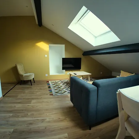 18m2, Sdb Pv, Centre, Wifi, 100m2 Alloggio in famiglia *